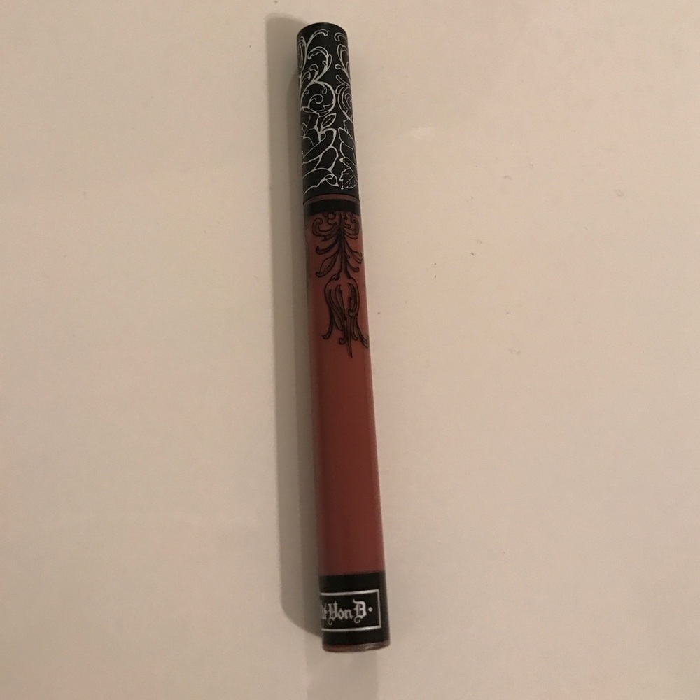 Kat Vin D Liquid Lipstick in Lolita