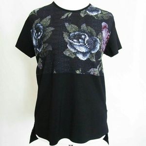 Authentic?Lululemon?
Black Floral Print Top