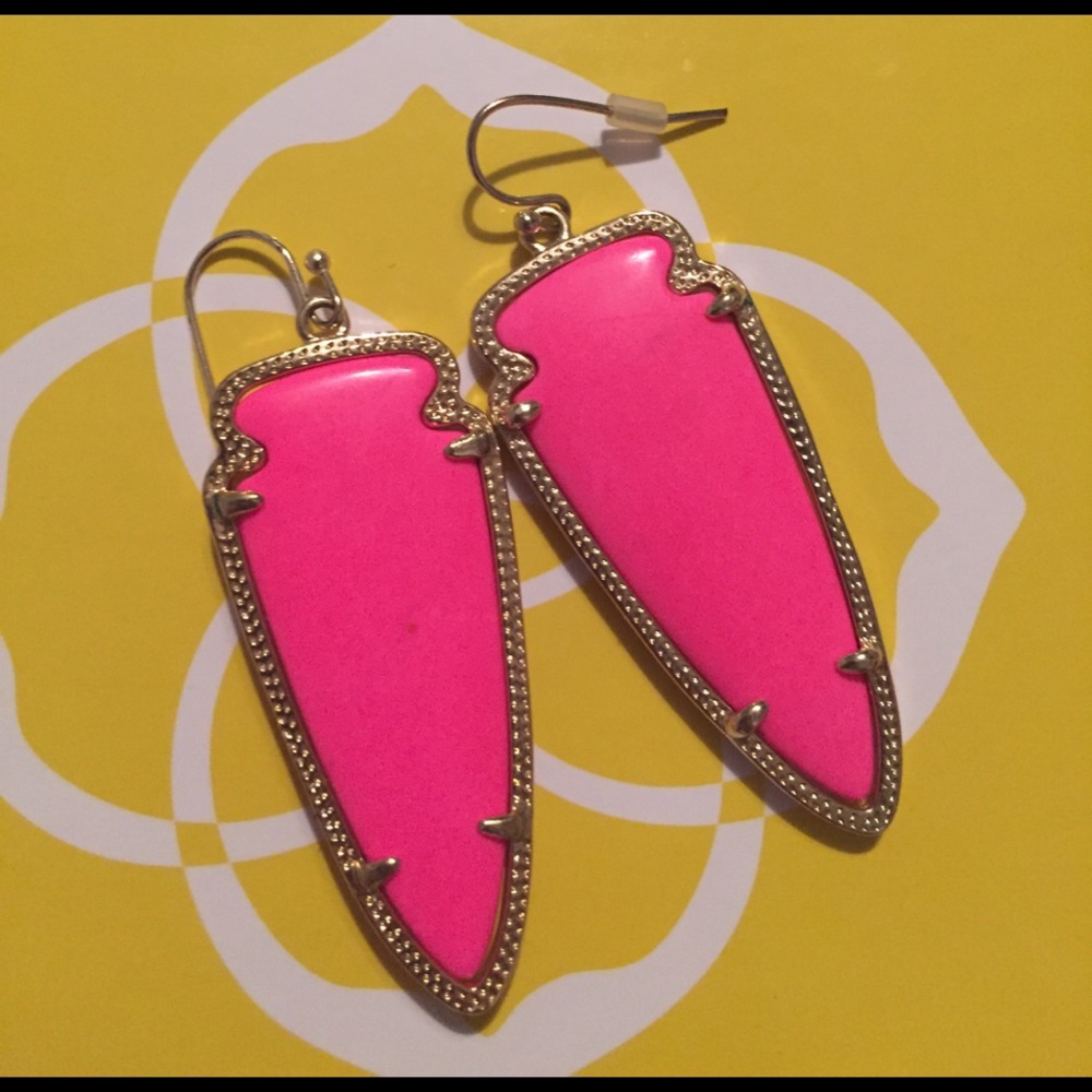 neon pink Kendra scott earrings