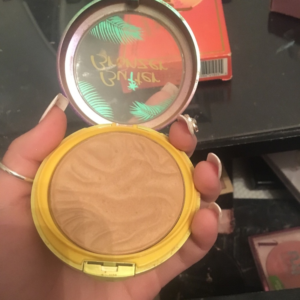Bronzer
