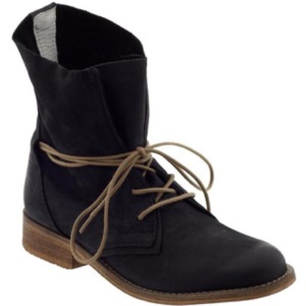 🇱🇷Markdown🇱🇷Steve Madden Soluri Size 6 Black