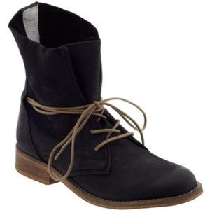 🇱🇷Markdown🇱🇷Steve Madden Soluri Size 6 Black