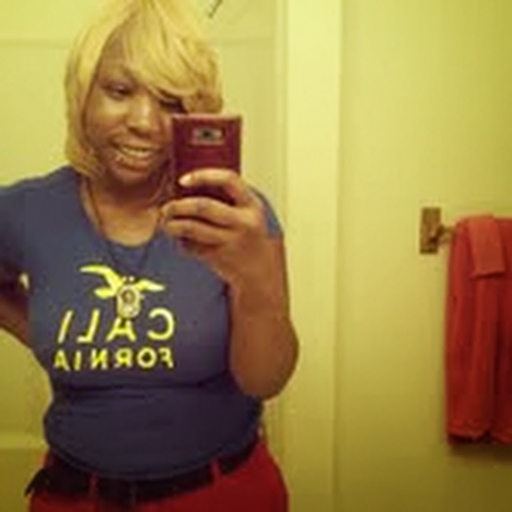 Meet your Posher, Leesha