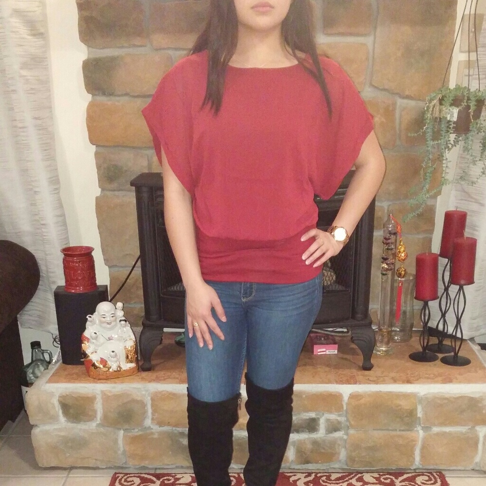 JOSEPH A: Maroon Bat Wing Sleeves & Banded Hem Top