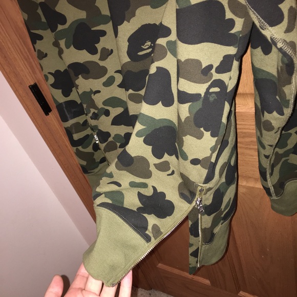 Bape long sleeve with ZIPPERS - Picture 3 of 3