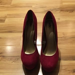 Mossimo raspberry heels