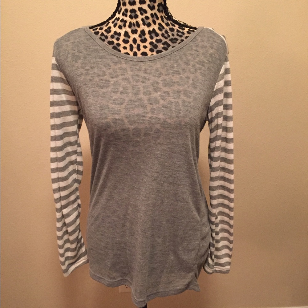 Womens long sleeve shirt size small