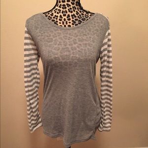 Womens long sleeve shirt size small