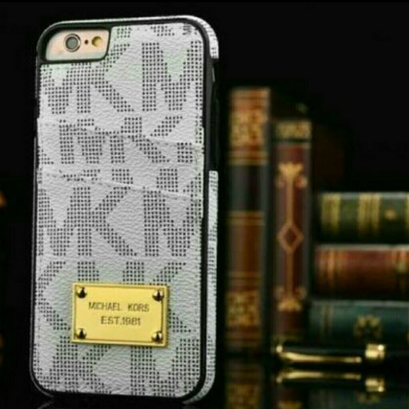 Michael Kors Saffiano Leather Pocket iPhone 6 Case - Picture 2 of 2