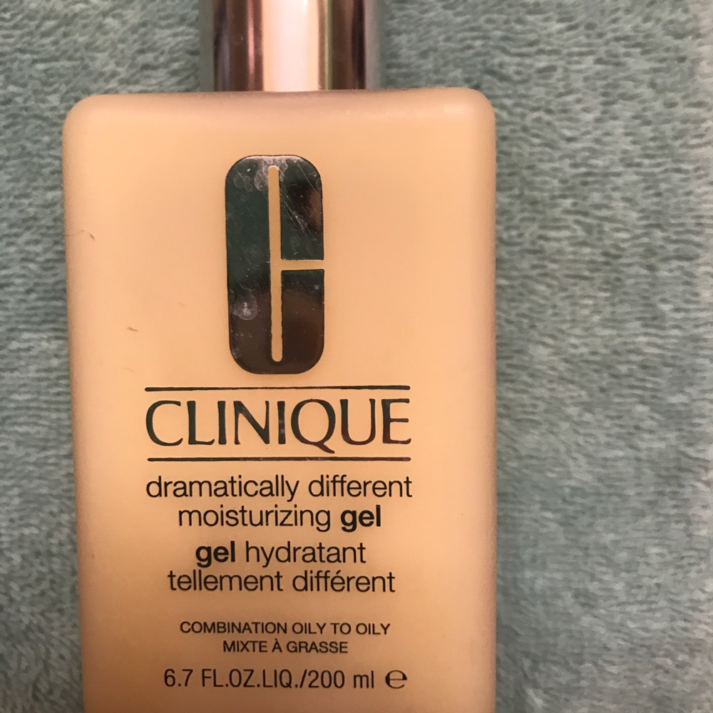 Clinique Dramatically Different Moisturizing Gel