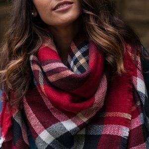 NWT Gorgeous Plaid Square Blanket Wrap