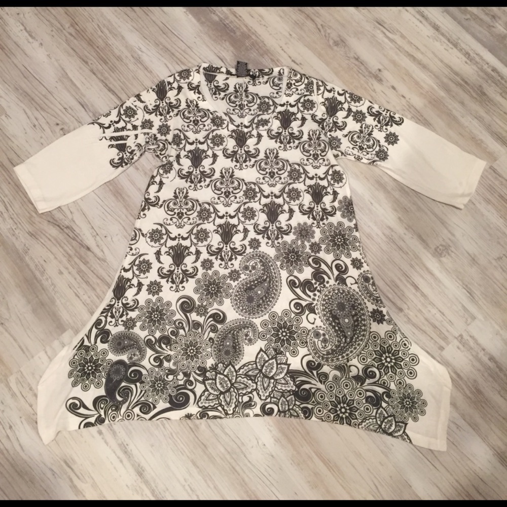 Paisley quarter length light sweater!