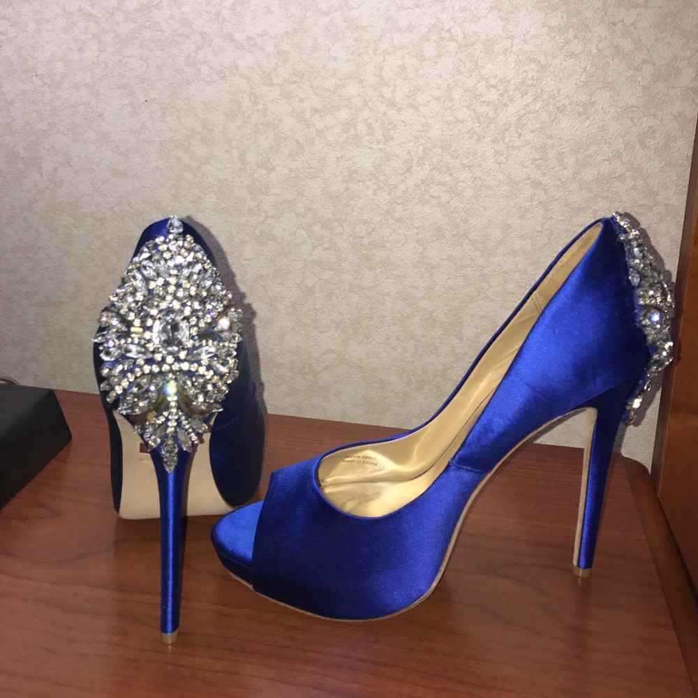 8.5 Badgley Mischka Gorgeous Blue Heels