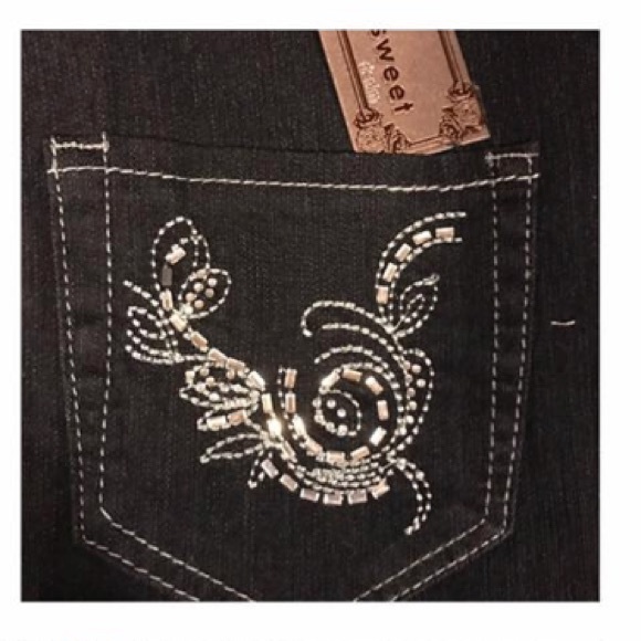 Love sweet denim skirts - Picture 2 of 2