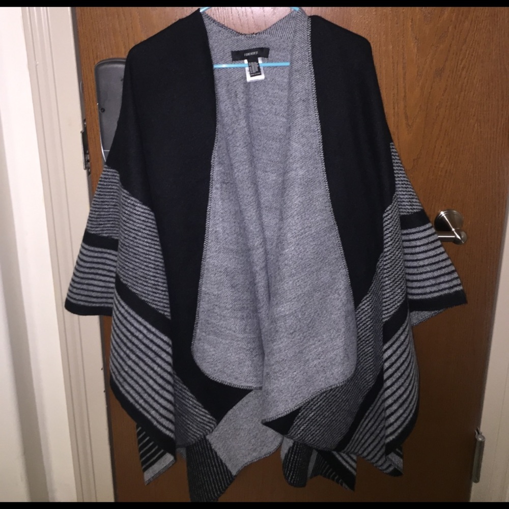 NWOT Forever 21 open front sweater poncho