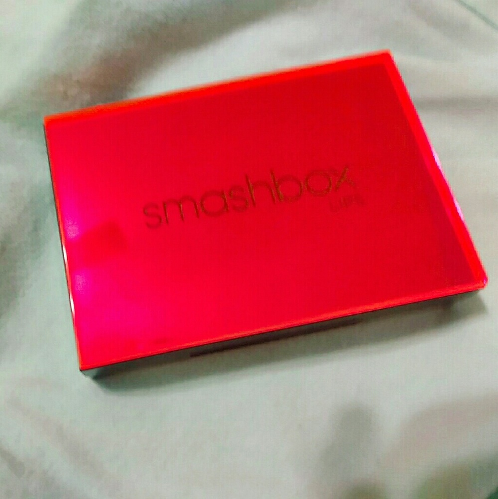 Price drop! Smashbox lip palette