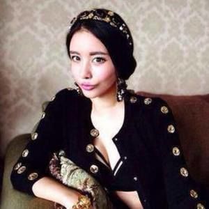 Meet your Posher, Clifton