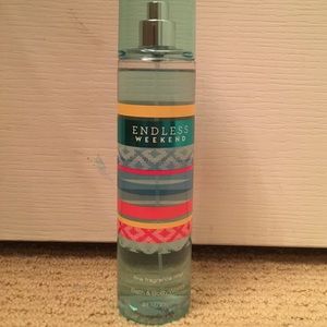 BATH AND BODY WORKS Fragrance Mist Endless Weekend