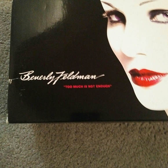 💥DEAL💥 Beverly Feldman Suede heels. - Picture 4 of 4