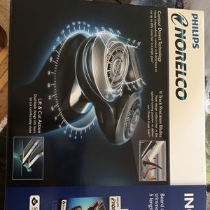 Phillips Norelco Electric Razor 9400x