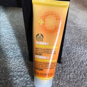 Body Shop Vitamin C microdermabrasion - never used