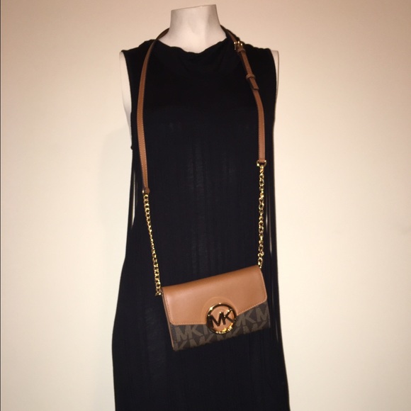 Michael Kors Handbags - Authentic New MK Bag with receipts💋