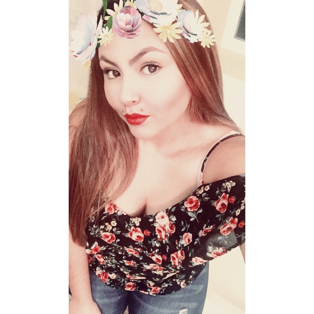 Meet your Posher, Crystal