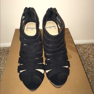 Elle gladiator wedges