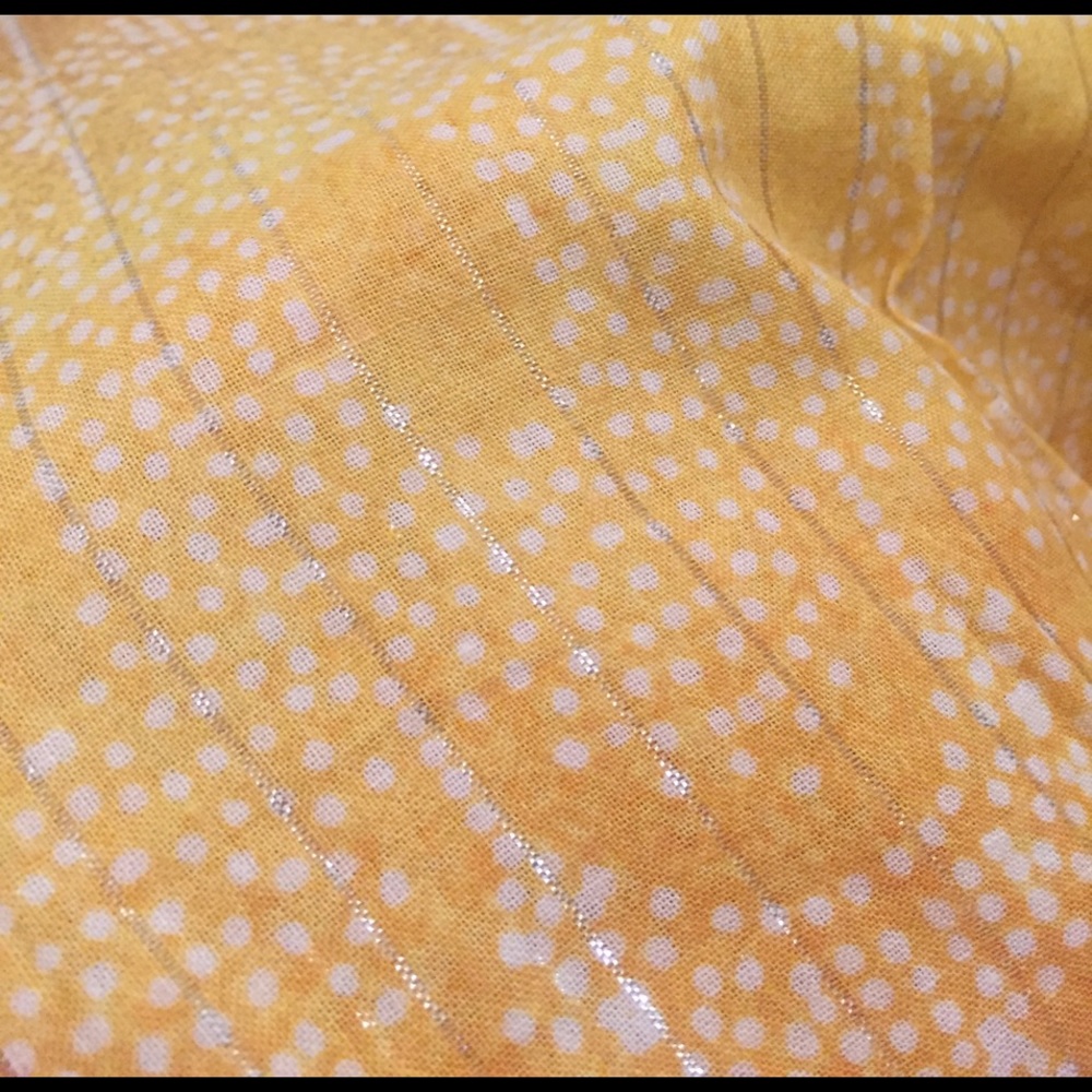 Chico's Top 💛 - Picture 4 of 6
