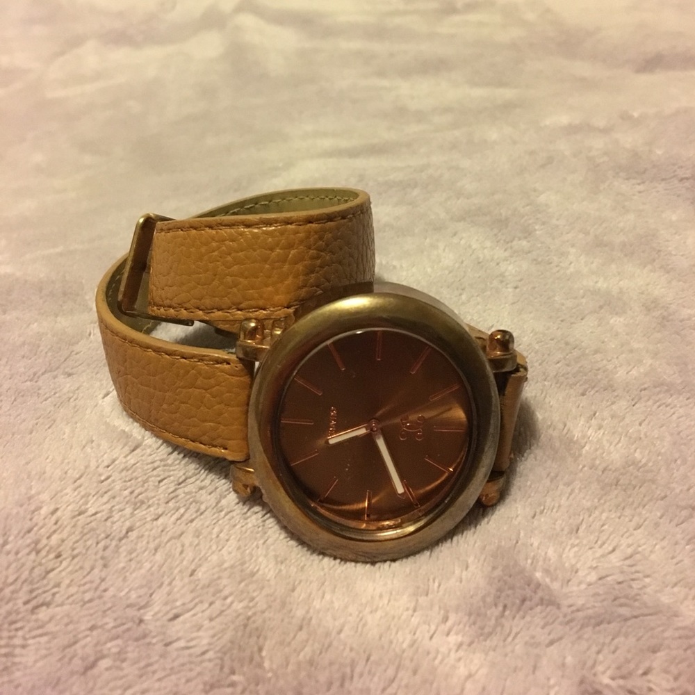 Brown loop watch
