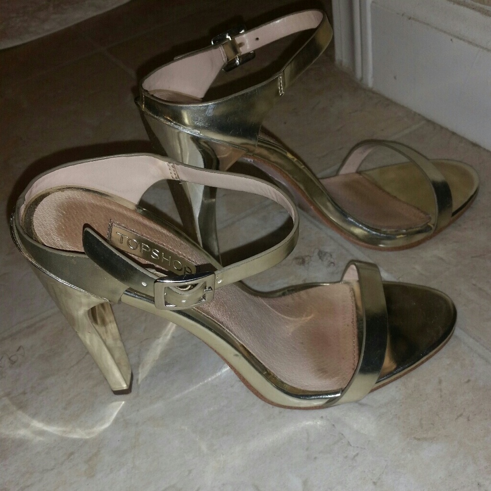 Shoes - Picture 2 of 4
