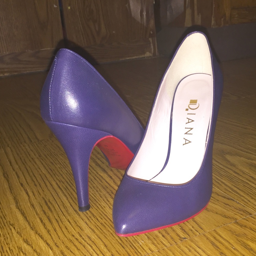 SIze 4 Red Sole High Quality Pointy Navy Stilettos