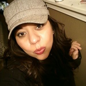 Meet your Posher, Gabriela