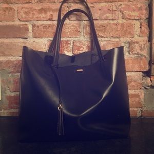 Vince Camuto Black Leather Shoulder Strap Bag
