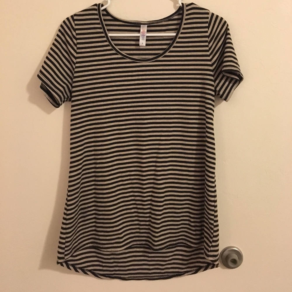 Lularoe "Classic T"