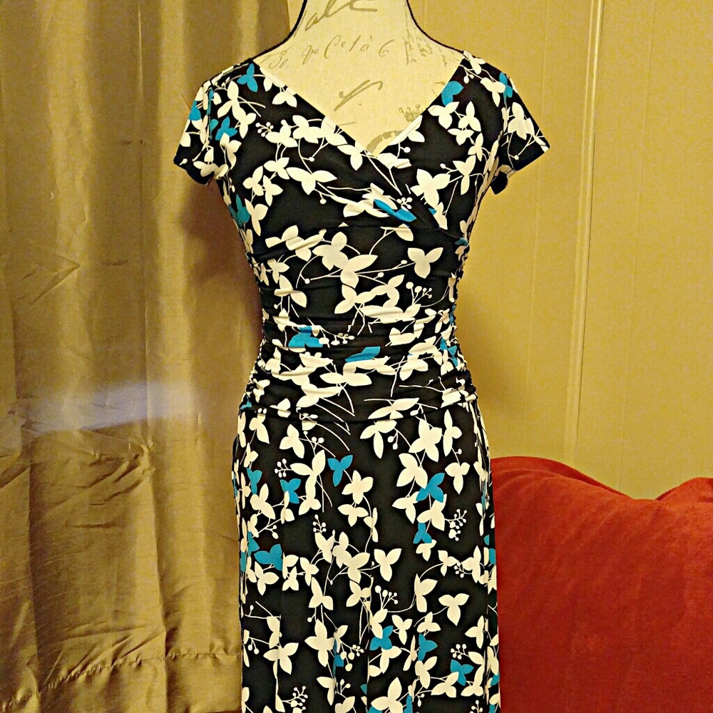 Short Sleeved Dress with Floral Print