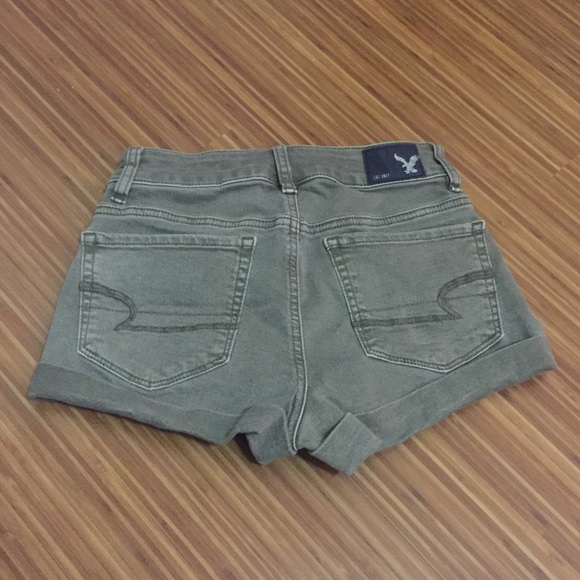 Faded olive green AEO shorts - Picture 2 of 4