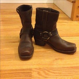 Frye Harness Boots size 7 Euc