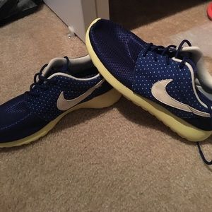 Women's Nike Roshe runs