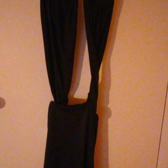 Black X front halter dress - Picture 4 of 4