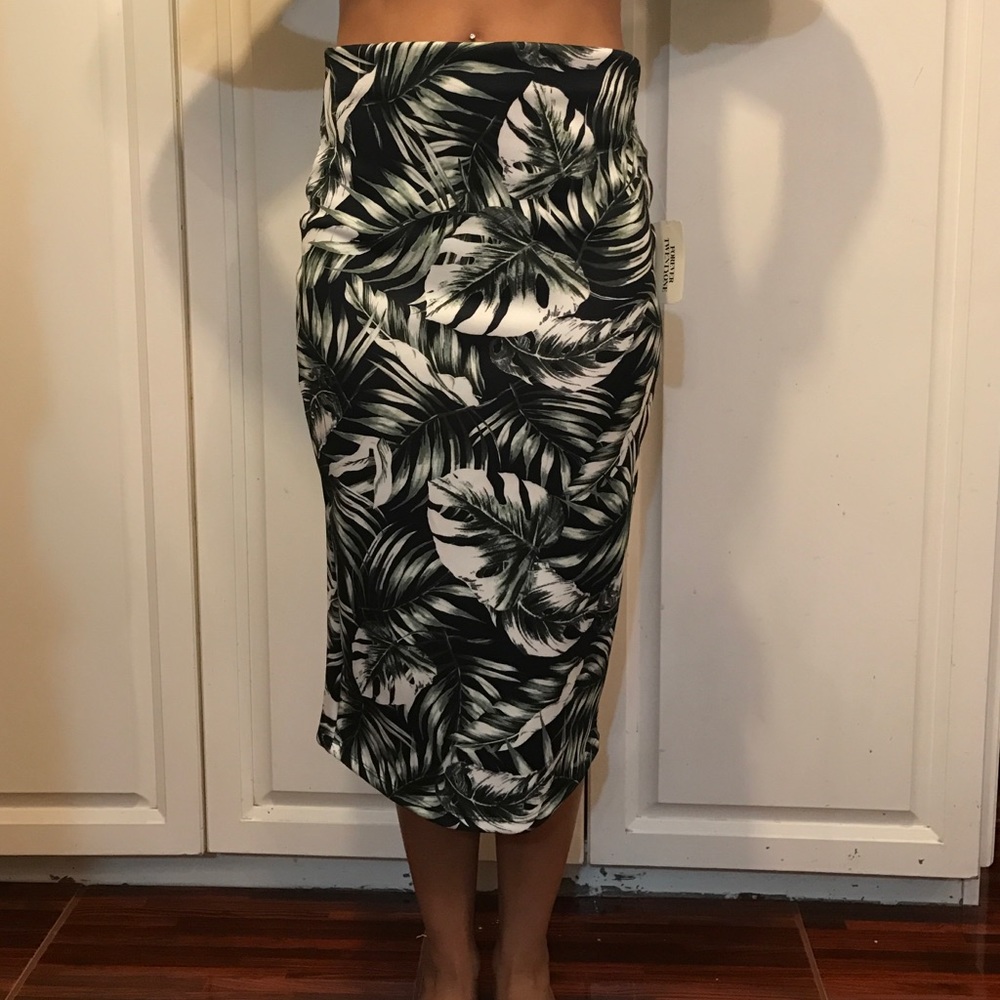 Knee Length Tropical Print Skirt