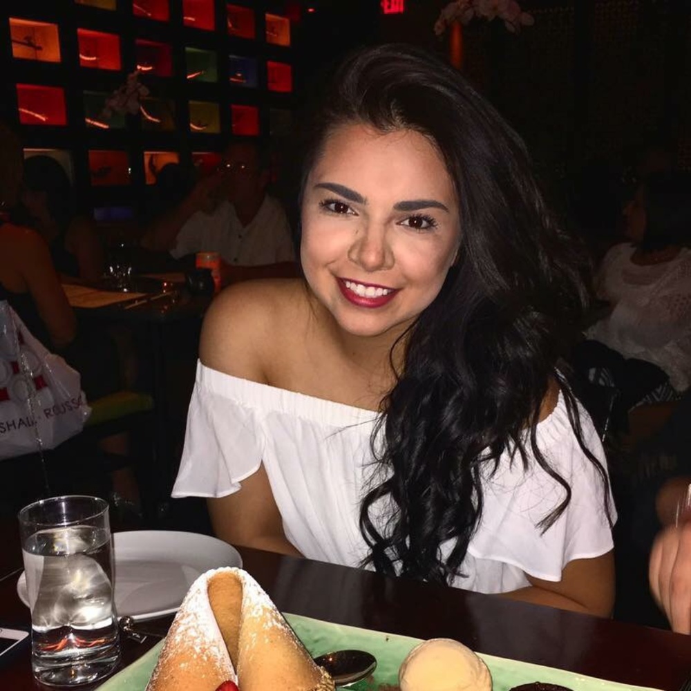 Meet your Posher, Gloria