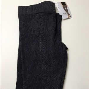 Workout pants, never been worn