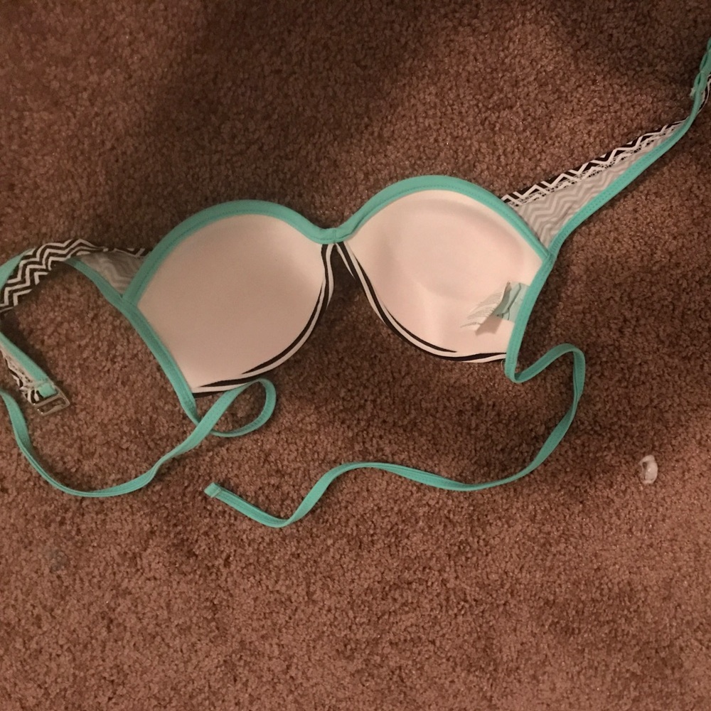 Turquoise bikini for summer - Picture 3 of 4