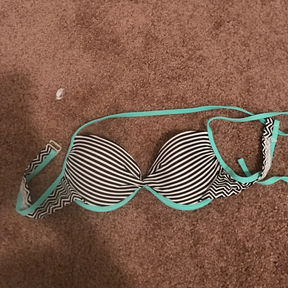 Turquoise bikini for summer - Picture 4 of 4