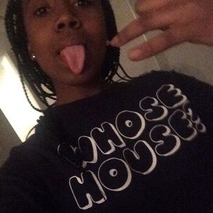 Meet your Posher, Rina