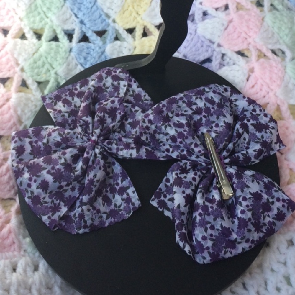 SPRING 🌸 Bow Clips - Picture 3 of 4