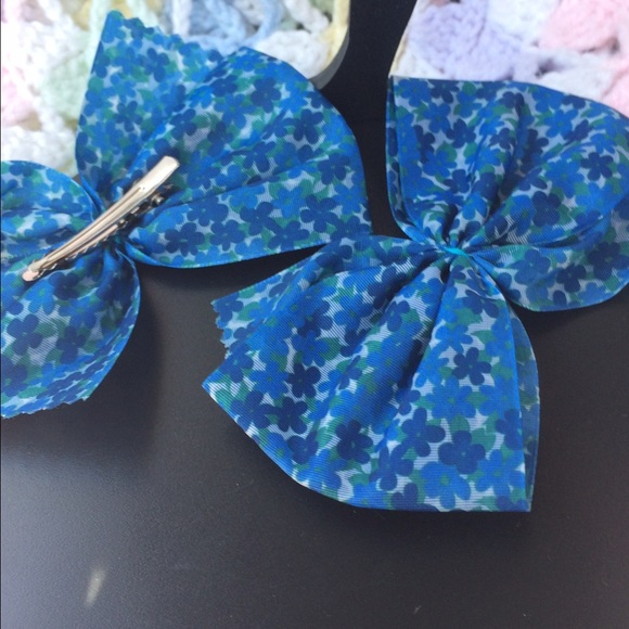 Spring 🌸 Bow Clips - Picture 2 of 4