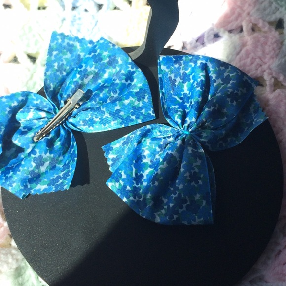 Spring 🌸 Bow Clips - Picture 3 of 4