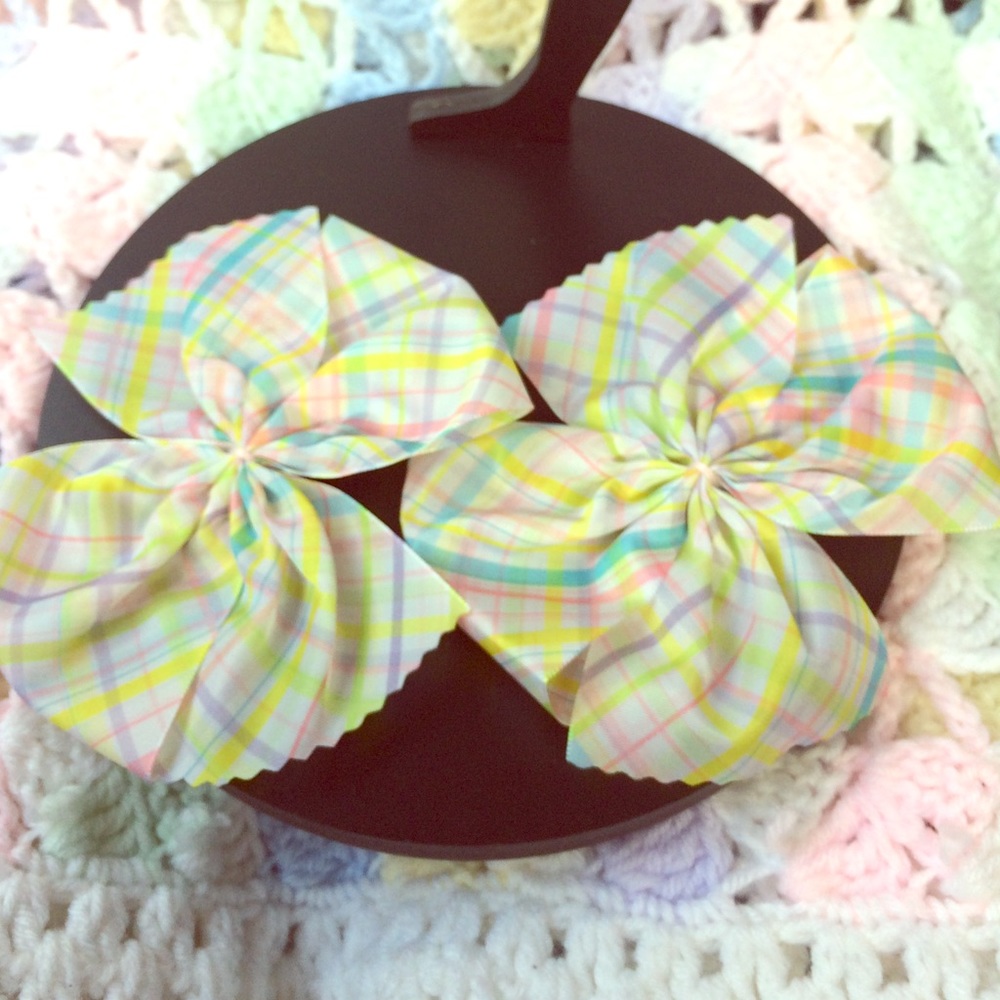 Pastel plaid Bow Clips